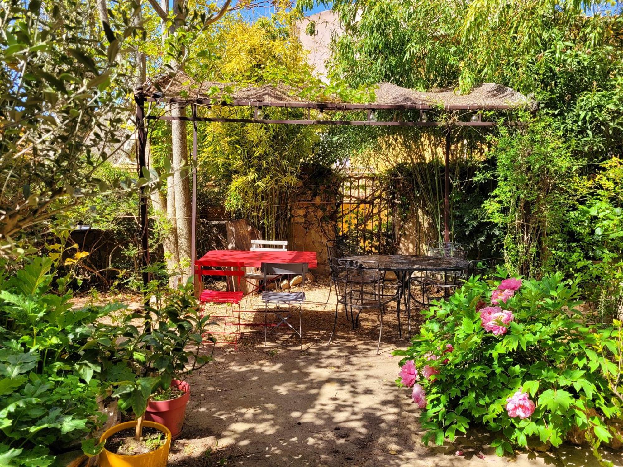 Au Puits De La Fontaine Hotel Tavernes Bagian luar foto