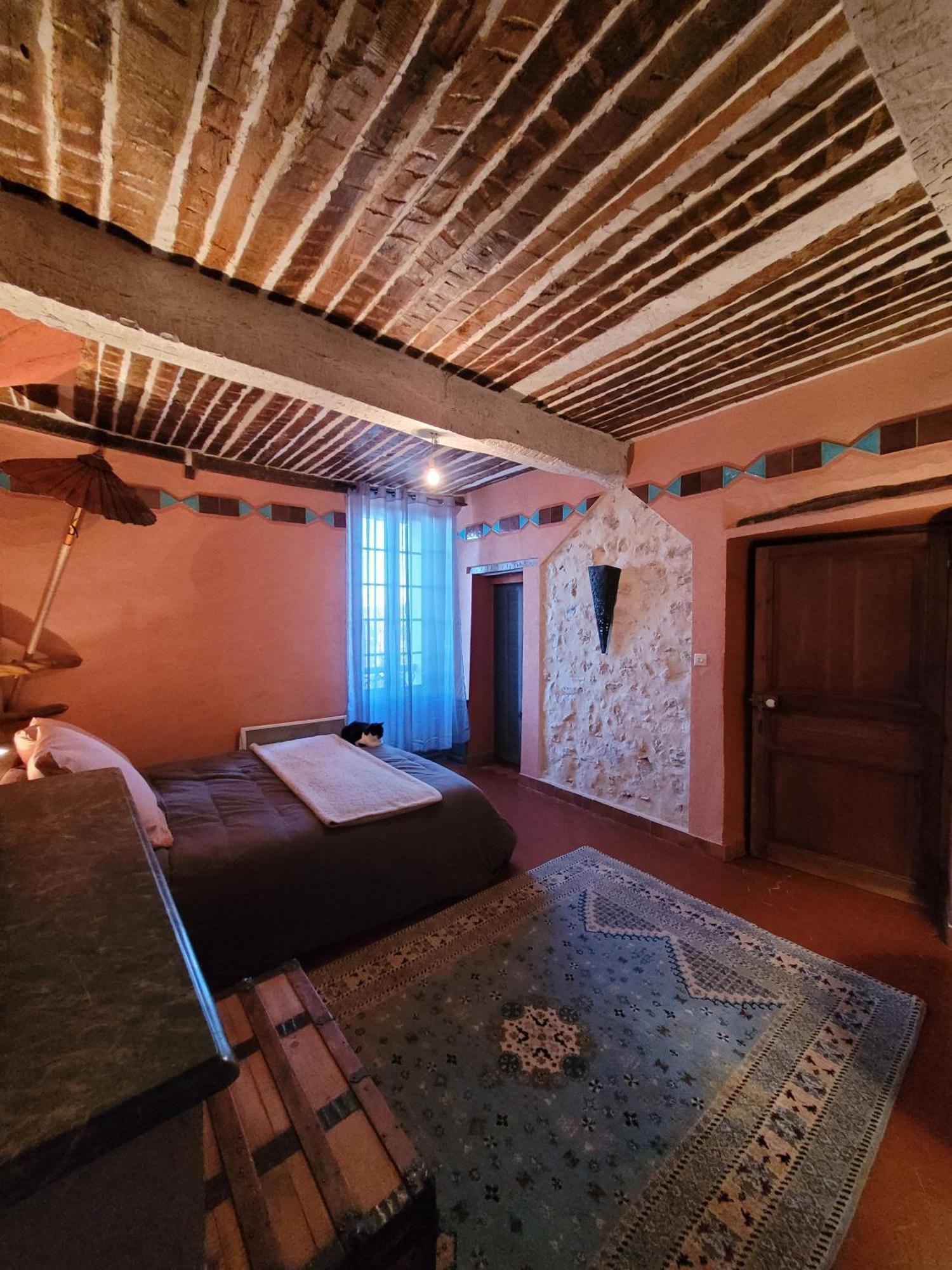 Au Puits De La Fontaine Hotel Tavernes Ruang foto
